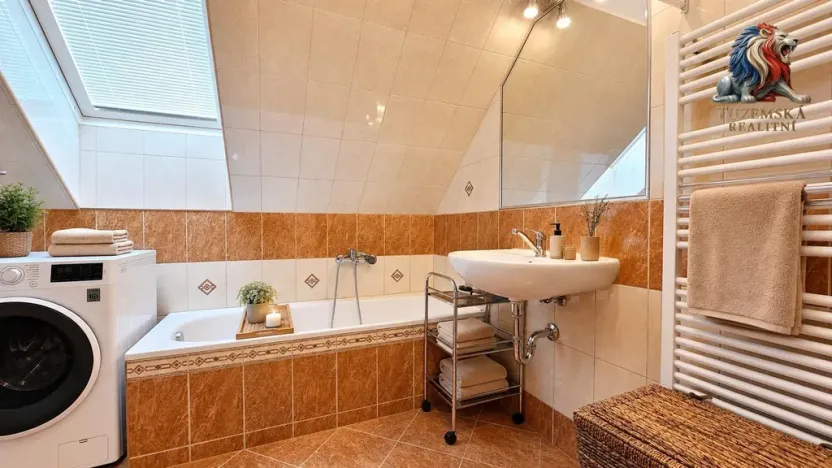 Prodej vícegeneračního domu, Šternberk, Tolstého, 201 m2
