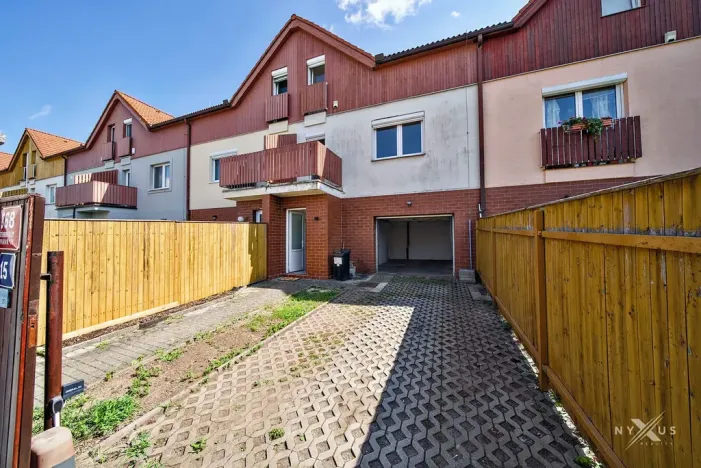 Pronájem rodinného domu, Praha - Štěrboholy, Pod areálem, 324 m2