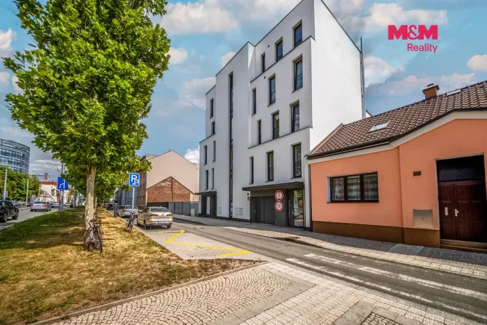 Prodej bytu 2+kk, Hradec Králové - Pražské Předměstí, Gočárova třída, 48 m2