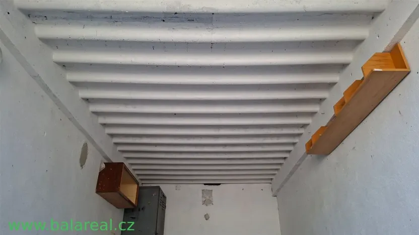 Pronájem garáže, Brno, Ježkova, 17 m2