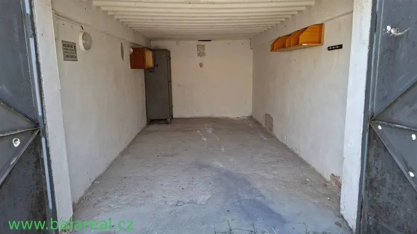 Pronájem garáže, Brno, Ježkova, 17 m2