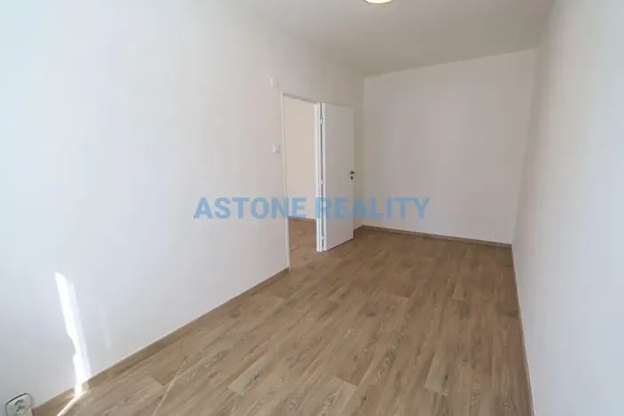 Pronájem bytu 3+1, Praha - Strašnice, Pod strání, 68 m2