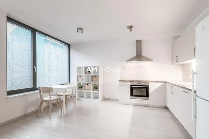 Pronájem bytu 1+kk, Praha - Karlín, Sokolovská, 38 m2