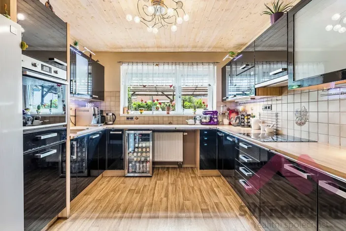 Prodej rodinného domu, Nupaky, K Parku, 160 m2
