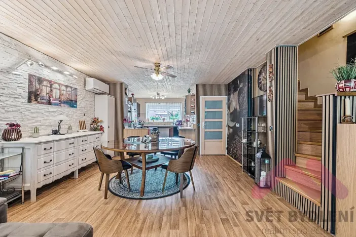 Prodej rodinného domu, Nupaky, K Parku, 160 m2
