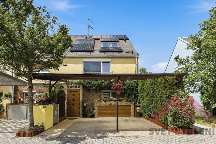 Prodej rodinného domu, Nupaky, K Parku, 160 m2