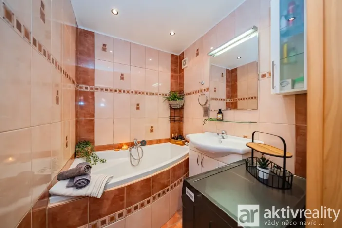 Prodej bytu 3+1, Praha - Letňany, Malkovského, 75 m2