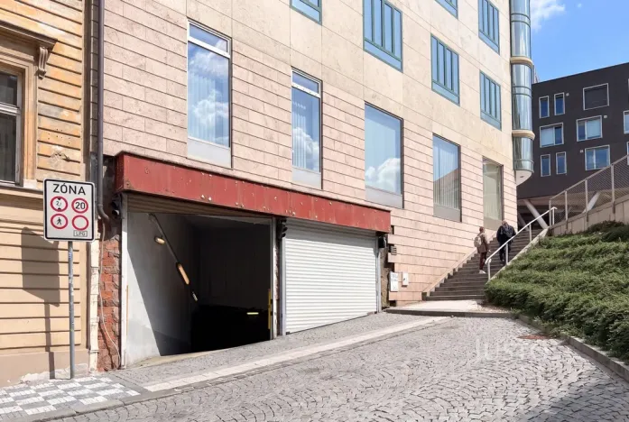 Pronájem bytu 2+kk, Praha - Smíchov, Holečkova, 54 m2