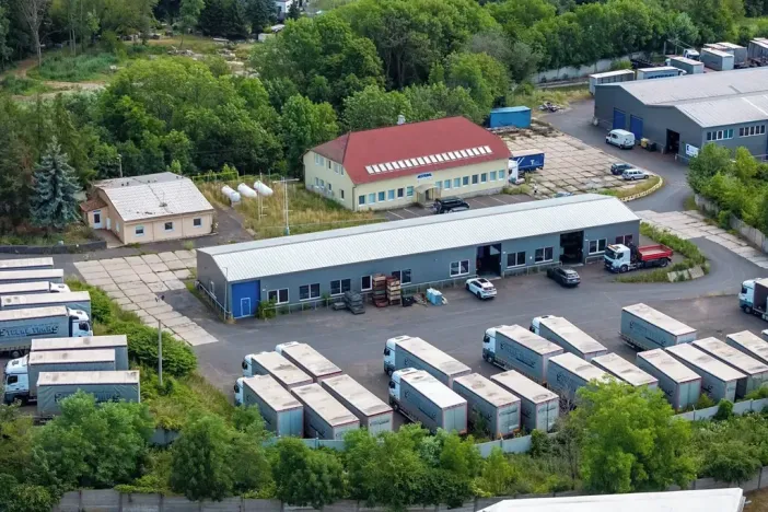 Prodej výrobních prostor, Dubí, Horská, 3047 m2