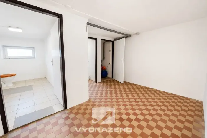 Prodej bytu 6+kk a větší, Stará Paka - Ústí, 300 m2