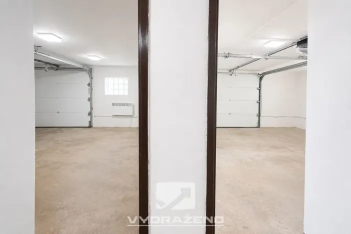 Prodej bytu 6+kk a větší, Stará Paka - Ústí, 300 m2