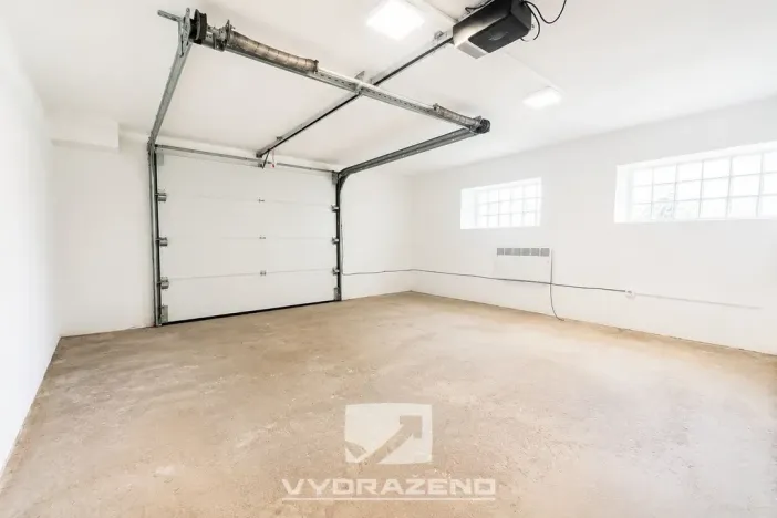 Prodej bytu 6+kk a větší, Stará Paka - Ústí, 300 m2