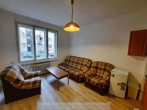 Pronájem bytu 1+kk, Praha - Vysočany, 37 m2
