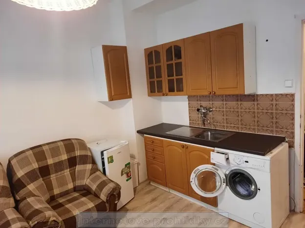 Pronájem bytu 1+kk, Praha - Vysočany, 37 m2