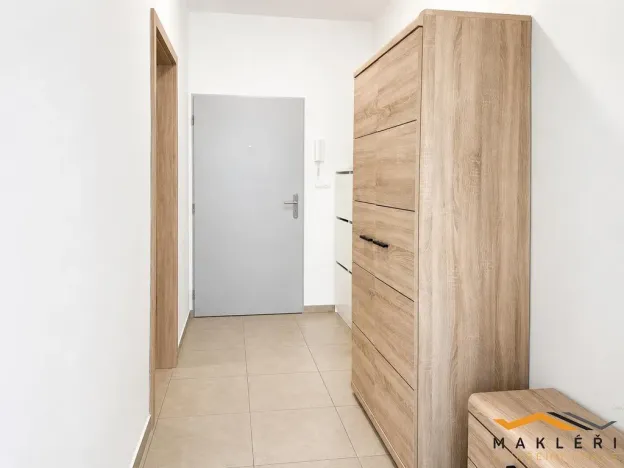 Pronájem bytu 1+kk, Velká Bíteš, Lomená, 32 m2