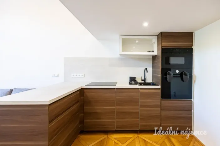 Pronájem bytu 1+kk, Praha - Karlín, Karlínské náměstí, 48 m2