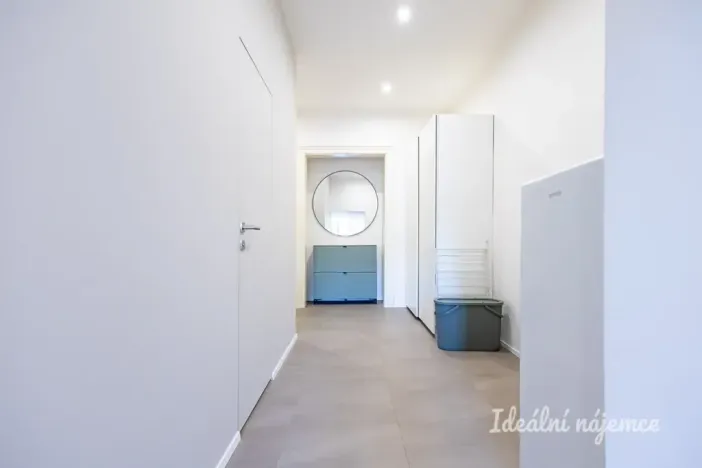 Pronájem bytu 1+kk, Praha - Karlín, Karlínské náměstí, 48 m2