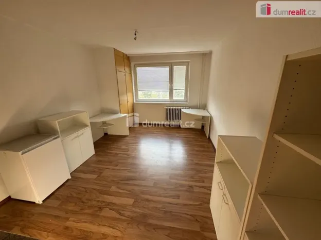 Pronájem bytu 1+kk, Karlovy Vary - Rybáře, U Koupaliště, 27 m2