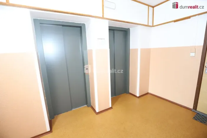 Pronájem bytu 1+kk, Karlovy Vary - Rybáře, U Koupaliště, 27 m2