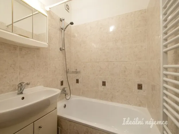 Pronájem bytu 2+1, Praha - Strašnice, Černokostelecká, 52 m2