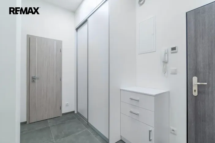 Pronájem bytu 2+kk, Praha - Bubeneč, Terronská, 62 m2