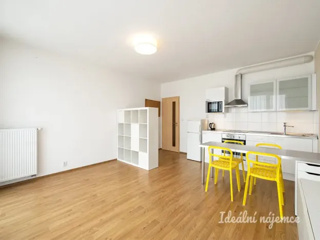 Pronájem bytu 1+kk, Praha - Miškovice, Vrátenská, 43 m2