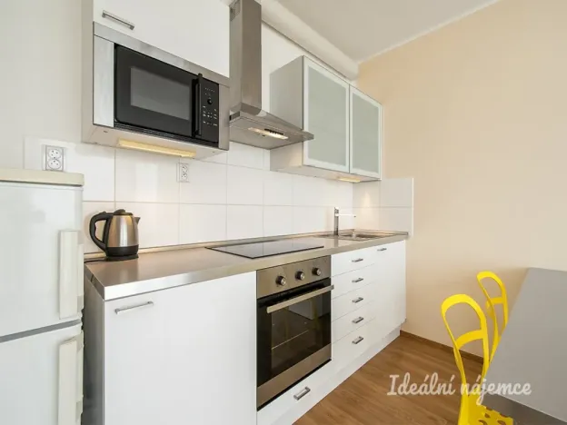 Pronájem bytu 1+kk, Praha - Miškovice, Vrátenská, 43 m2