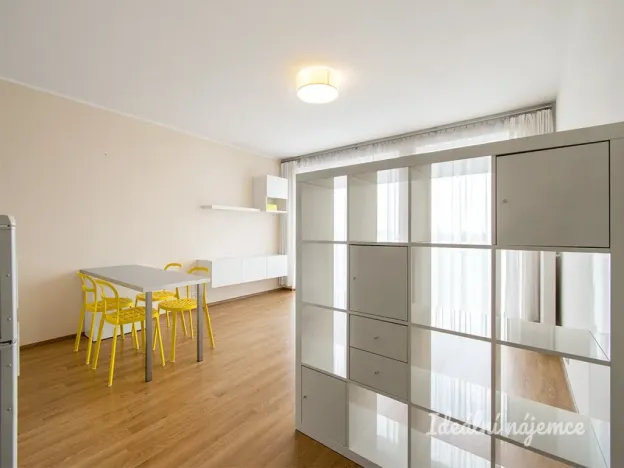 Pronájem bytu 1+kk, Praha - Miškovice, Vrátenská, 43 m2