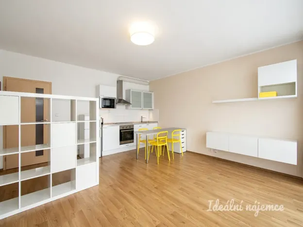Pronájem bytu 1+kk, Praha - Miškovice, Vrátenská, 43 m2