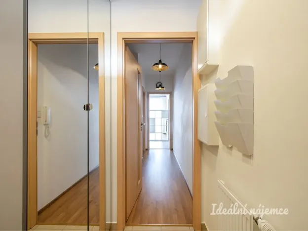 Pronájem bytu 1+kk, Praha - Miškovice, Vrátenská, 43 m2
