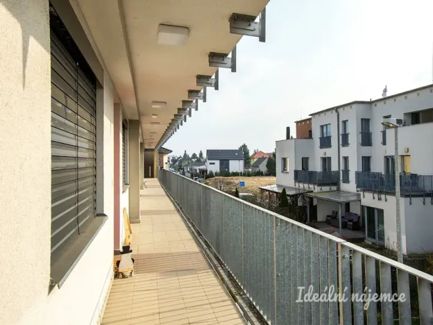 Pronájem bytu 1+kk, Praha - Miškovice, Vrátenská, 43 m2