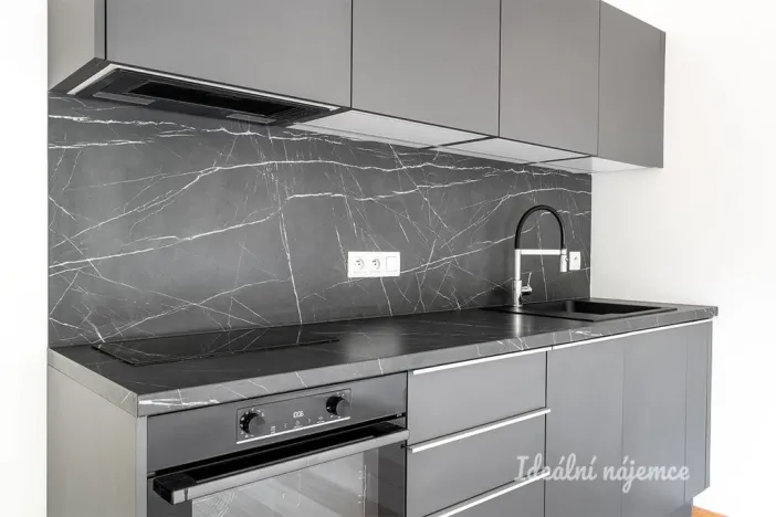 Pronájem bytu 1+kk, Praha - Modřany, Vrátnická, 40 m2