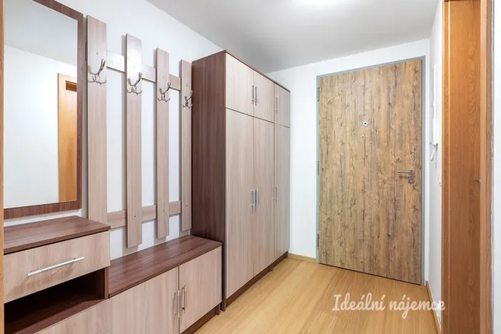 Pronájem bytu 1+kk, Praha - Modřany, Vrátnická, 40 m2