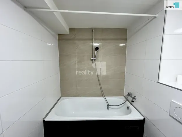 Pronájem bytu 3+kk, Praha - Hrdlořezy, Českobrodská, 65 m2