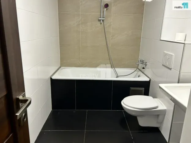 Pronájem bytu 3+kk, Praha - Hrdlořezy, Českobrodská, 65 m2