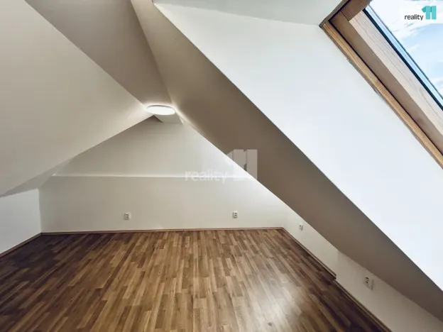 Pronájem bytu 3+kk, Praha - Hrdlořezy, Českobrodská, 65 m2