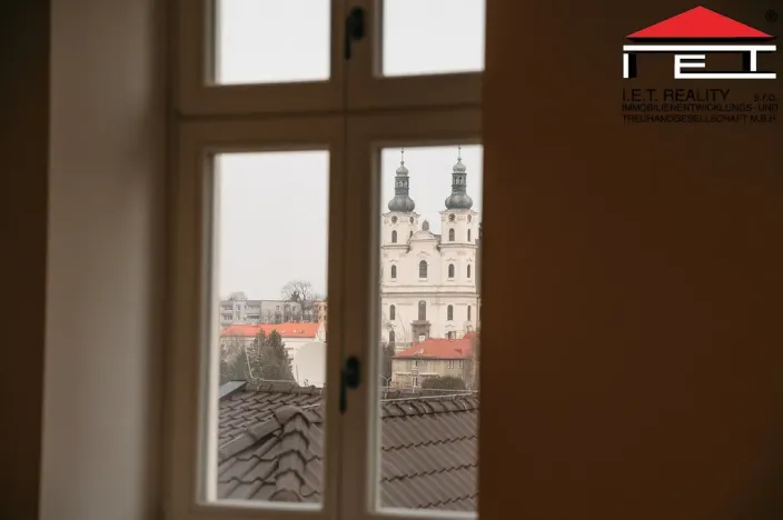 Prodej bytu 2+kk, Frýdek-Místek, Zámecké nám., 89 m2