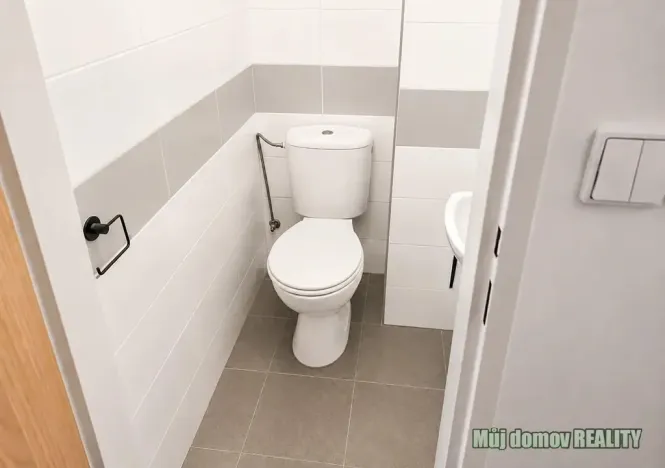 Pronájem bytu 2+kk, Praha - Hostivař, Dolnoměcholupská, 40 m2