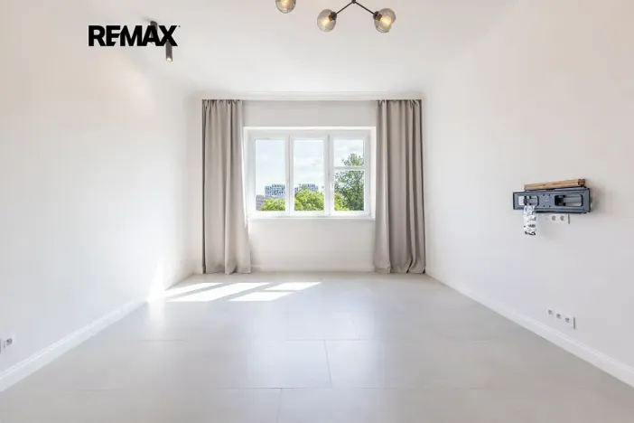 Pronájem bytu 2+kk, Praha - Žižkov, Jičínská, 42 m2