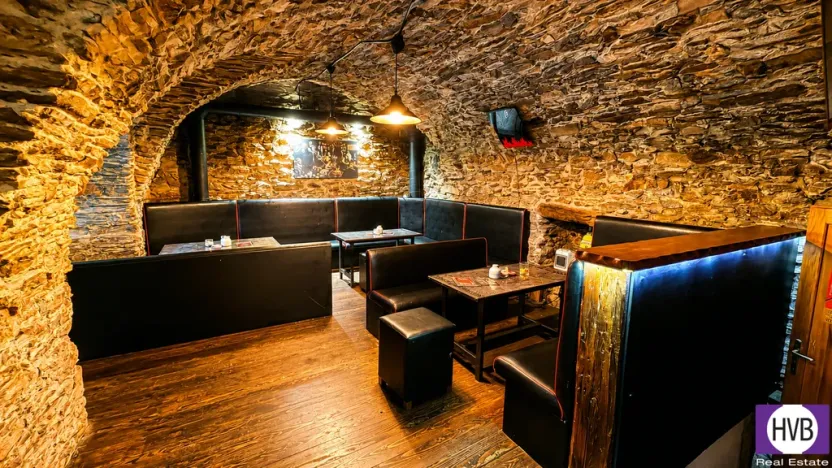 Prodej komerční nemovitosti, Čáslav, nám. Jana Žižky z Trocnova, 360 m2