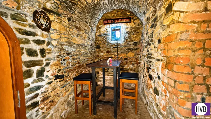 Prodej komerční nemovitosti, Čáslav, nám. Jana Žižky z Trocnova, 360 m2
