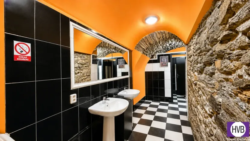 Prodej komerční nemovitosti, Čáslav, nám. Jana Žižky z Trocnova, 360 m2