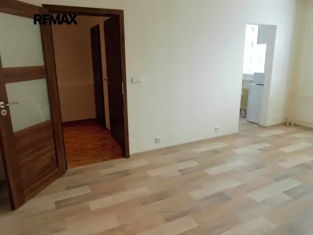 Pronájem bytu 1+kk, Praha - Modřany, Rodopská, 33 m2