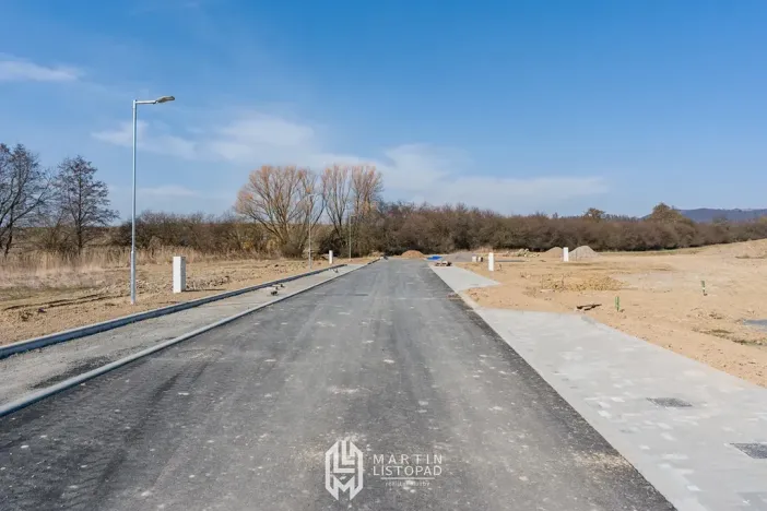 Prodej pozemku pro bydlení, Komárov, 729 m2