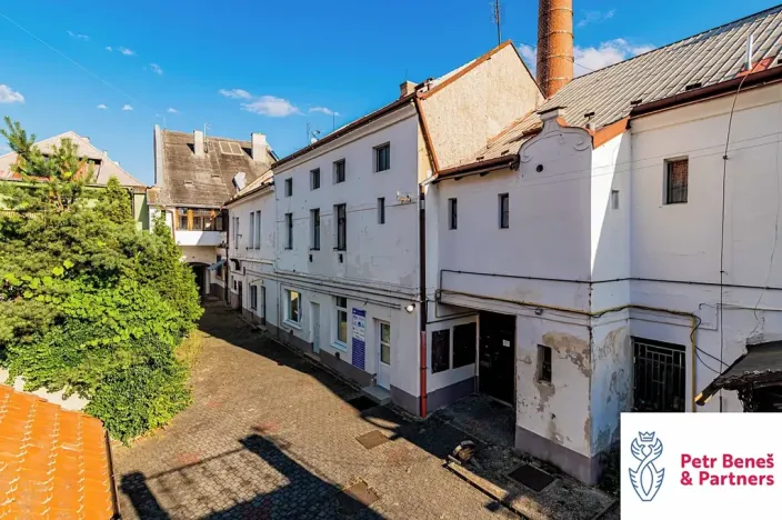 Prodej obchodního prostoru, Rakovník, Husovo náměstí, 1100 m2