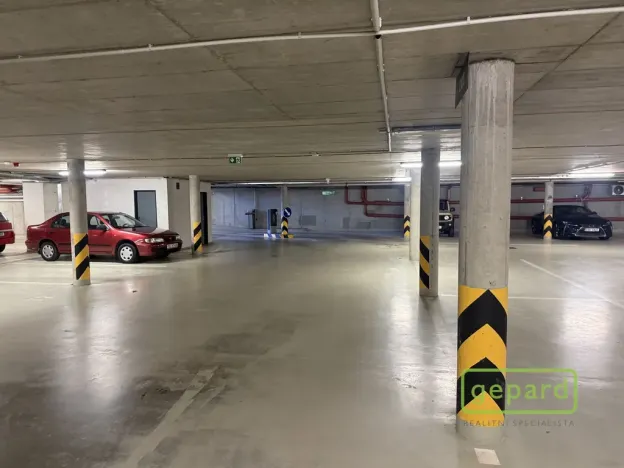 Pronájem garážového stání, Dobřichovice, Anežky České, 13 m2