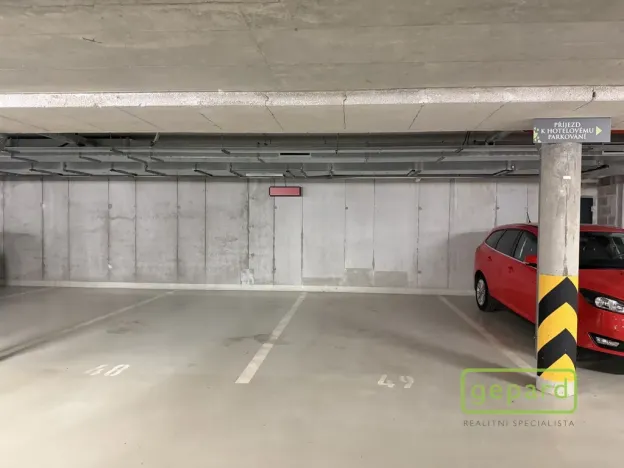 Pronájem garážového stání, Dobřichovice, Anežky České, 13 m2