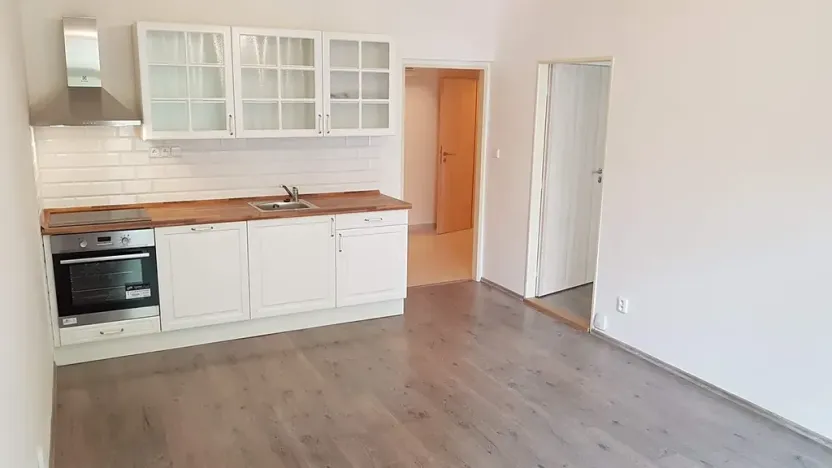 Pronájem bytu 2+kk, Praha - Žižkov, Hartigova, 50 m2