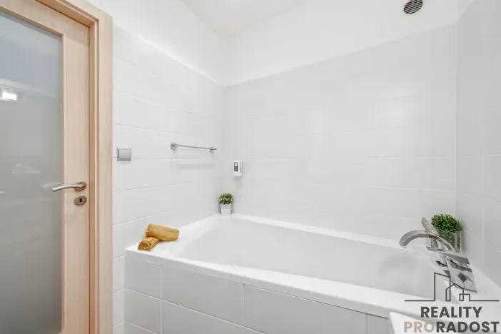 Prodej bytu 3+1, Olomouc - Neředín, Stiborova, 71 m2
