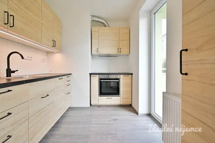Pronájem bytu 1+kk, Brno, Křepelčí, 33 m2